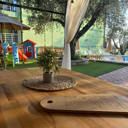 Green Dolphin Apartment Bar Luaran gambar